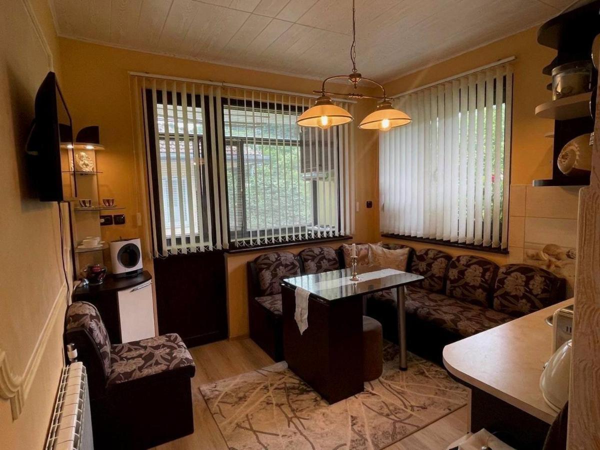 Z-Apartment In Trjavna Kültér fotó